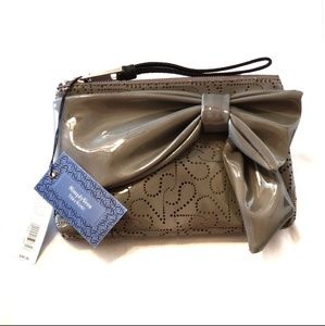 NWT Vera Wang Logo Bow Wristlet